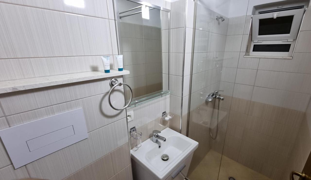 Master Hotel Берат Екстер'єр фото